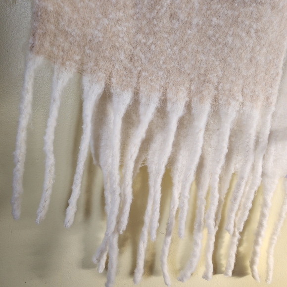 Colourblock Fringe Scarf - Picture 4 of 8